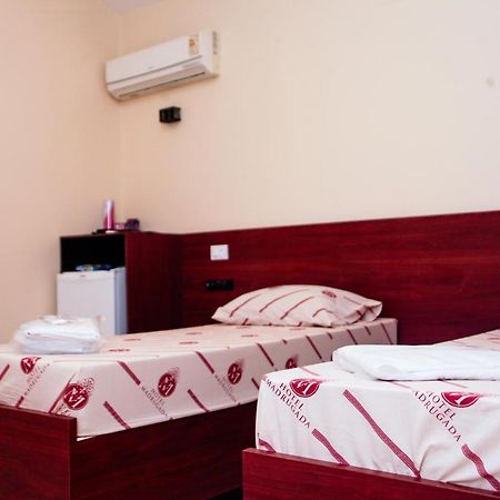 Hotel E Motel Madrugada إيتو المظهر الخارجي الصورة