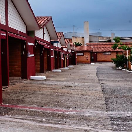 Hotel E Motel Madrugada إيتو المظهر الخارجي الصورة